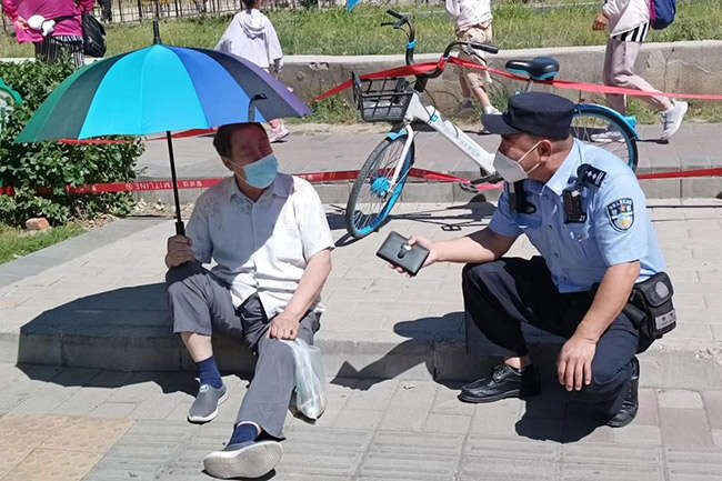 "社区管控后,如何领取办理完结的户籍"准予迁入证明",一时让社区居民