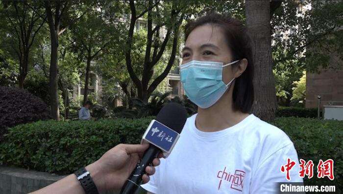 首页>滚动>正文上海市松江区永丰街道玉荣居民区党总支第二书记刘丽霞