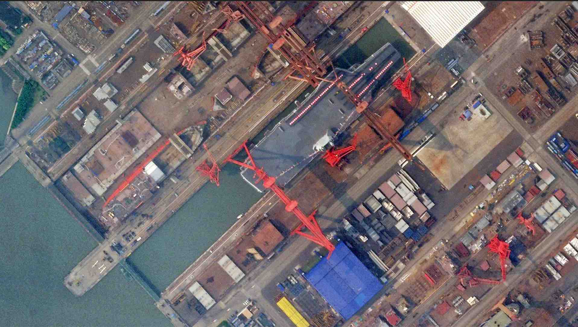 美媒关注中国003型航母船坞注水即将下水