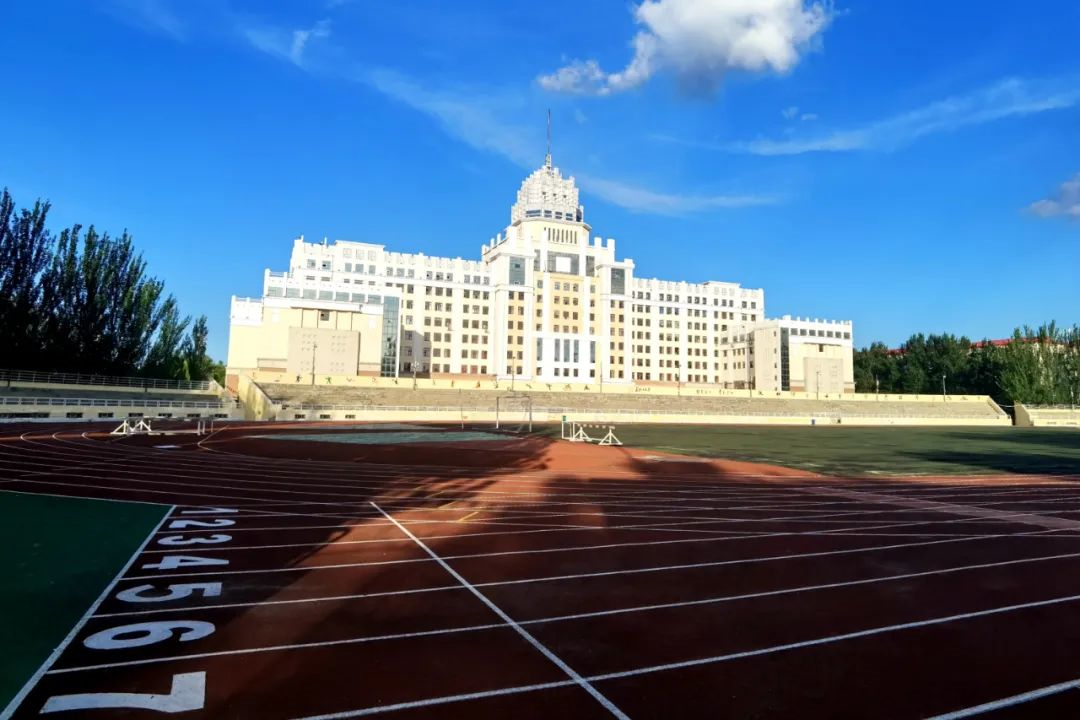大暑黑大炎炎暑气渐浓校园风光无限