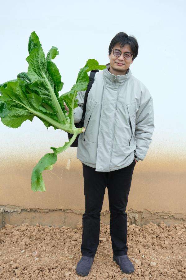 专访作家东君面孔后的无名