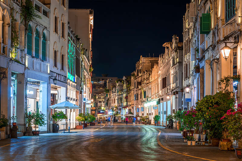 随吴宣仪走进百年骑楼老街,触摸巷子里的市井烟火