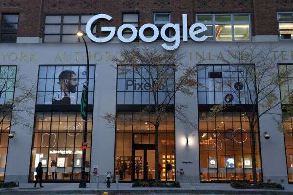 谷歌位于纽约曼哈顿切尔西区的实体零售店(路透社)