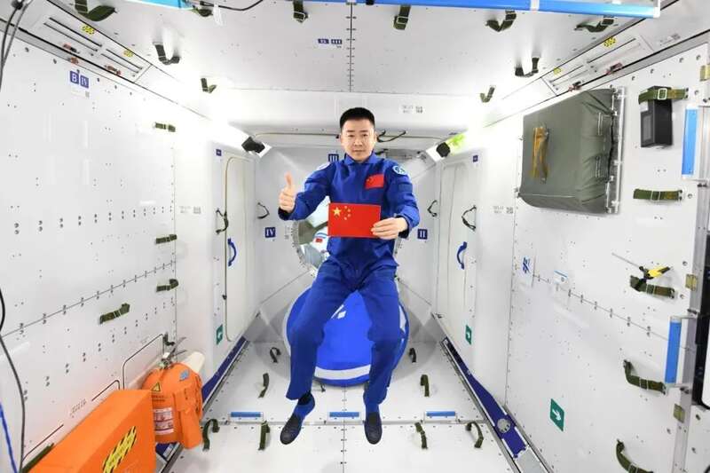 祝贺！陈冬成我国首位在轨超200天航天员 