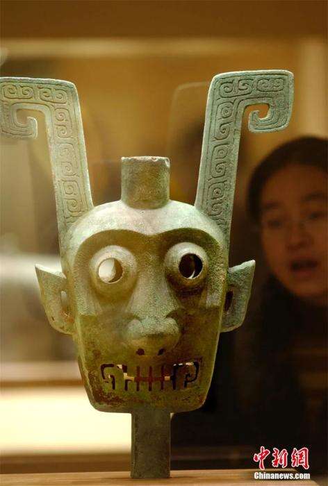 徐长青：商代伏鸟双尾青铜虎讲述了怎样的青铜文明？
