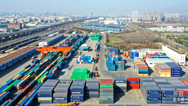 时政新闻眼丨第10次开讲“新年第一课”,习近平深刻阐述“中国式现代化”