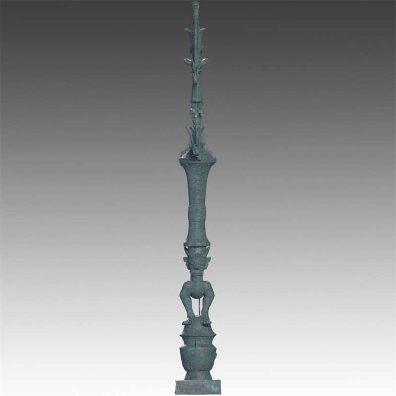 铜罍座倒立鸟足顶尊神像。四川省文物考古研究院供图