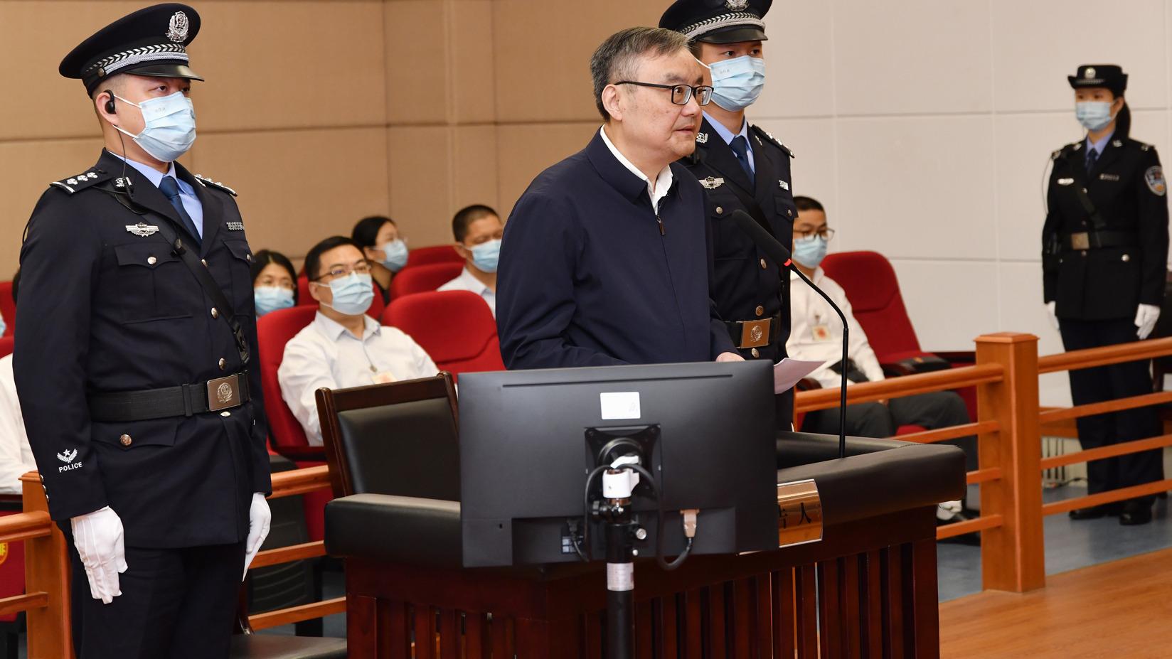 江西省人大常委会原副主任龚建华受贿案一审开庭