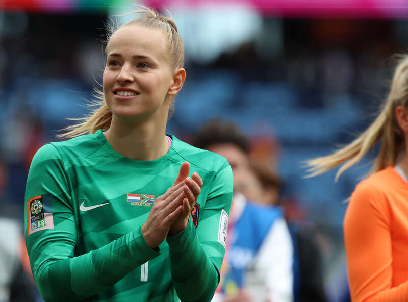 荷兰2比0力克南非挺进女足世界杯8强