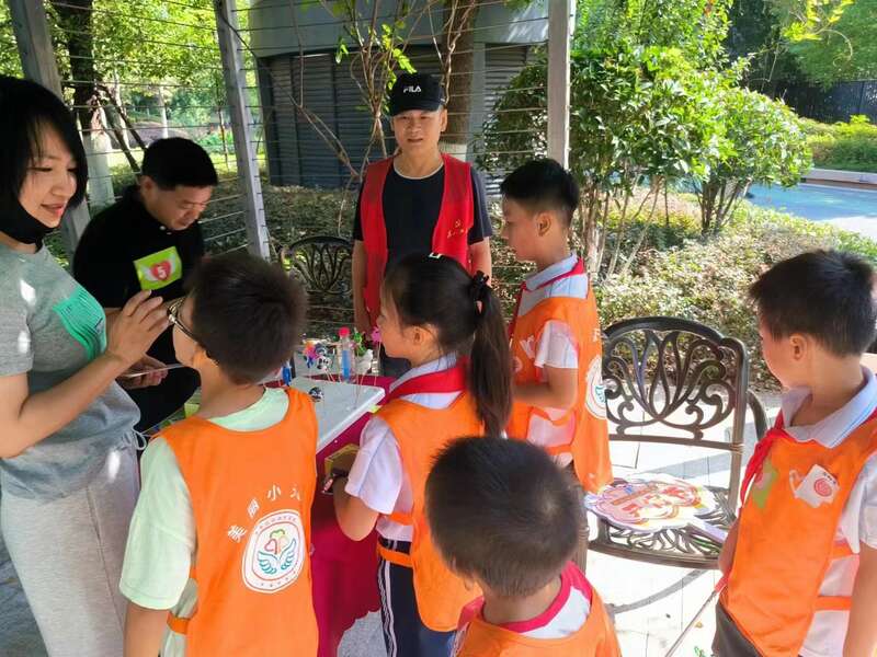 湖北青年开展2023年世界清洁日志愿服务