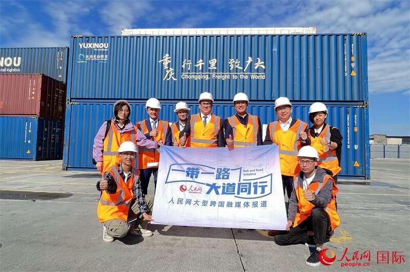 人民网“一带一路 大道同行”大型跨国融媒体报道活动走进布列斯特换装站。人民网记者 朱虹摄