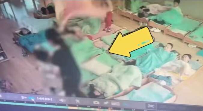 警方通报网传幼儿园保育员摔幼儿：存在体罚学生的违法行为 已被拘留