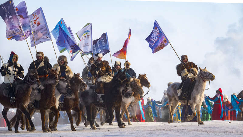 12月17日,内蒙古自治区第二十届冰雪那达慕开幕现场。吕昊俊/摄