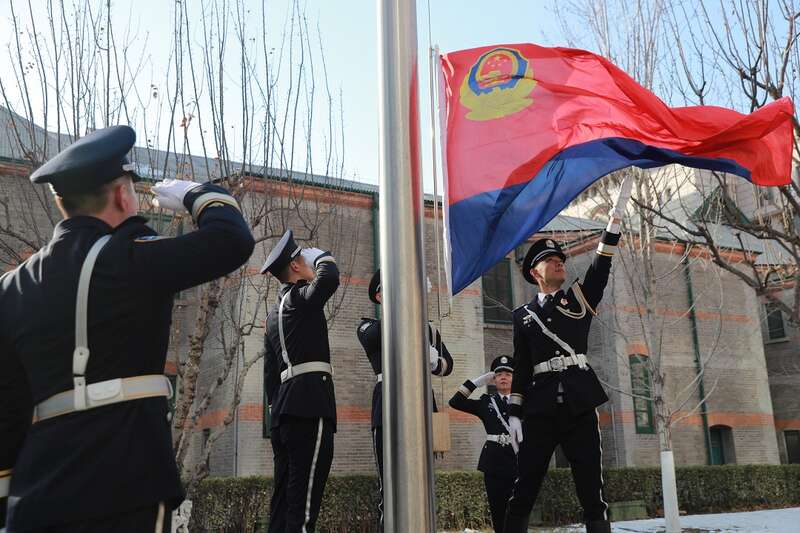 何春中)1月10是第四個中國人民警察節,全國公安機關和廣大公安民警