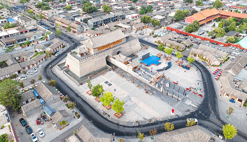 2022年9月8日,石家庄,航拍正定县正定古城阳和楼与正定历史文化街。