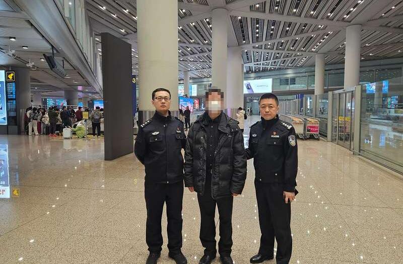 北京海关缉私局成功劝返一名外逃六年的走私犯罪嫌疑人
