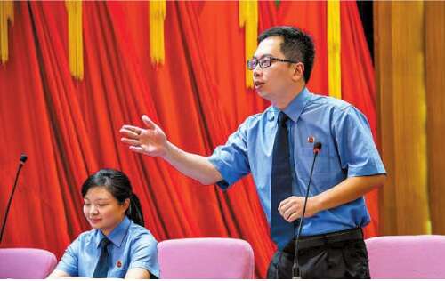 办案做的就是守心的工作青年检察官黄威的履职密码