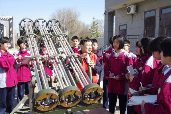 河北邯郸学生学习气象知识迎世界气象日