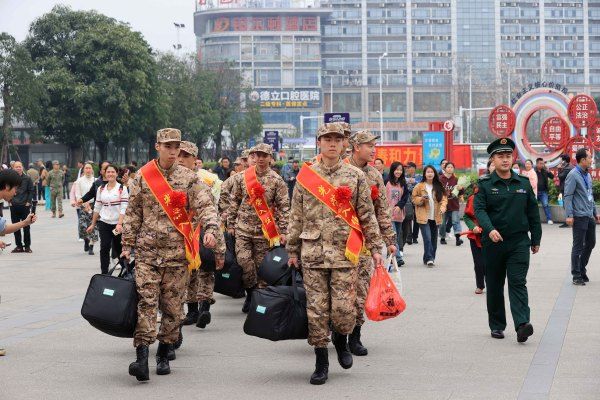 广西柳州新兵训练基地图片