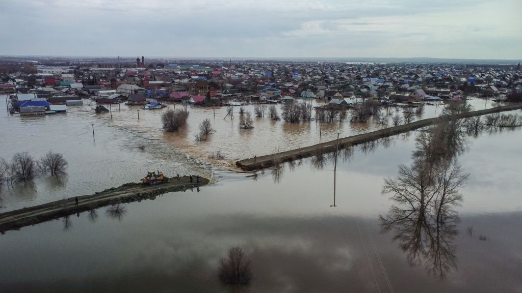 乌拉尔河水位继续上涨 俄罗斯奥伦堡州超4400人被撤离