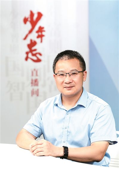 专家:殷飞,南京师范大学家庭教育研究院副院长,"心理健康与脑科学"