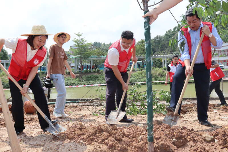 团五华县委供图团五华县委负责人李怡凤表示,将努力推动形成党,团,队