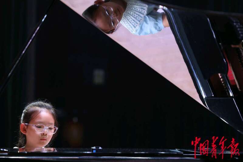 青少年钢琴音乐会里过“六一”(图2)