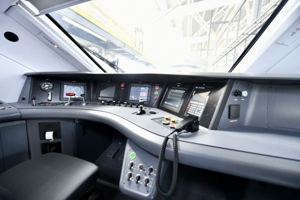 “高原版”復興號動車組首次落戶成都