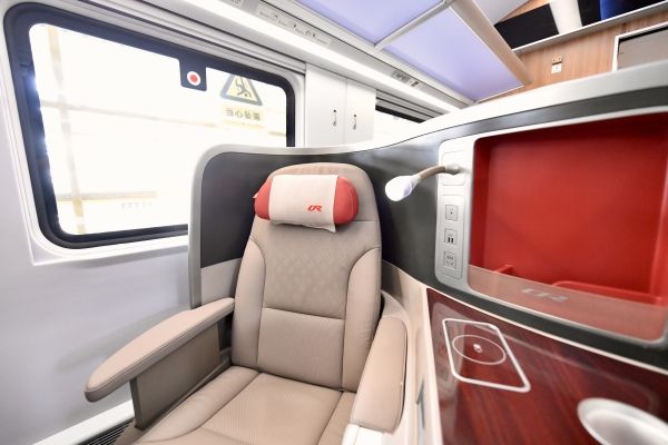 “高原版”復(fù)興號動車組首次落戶成都