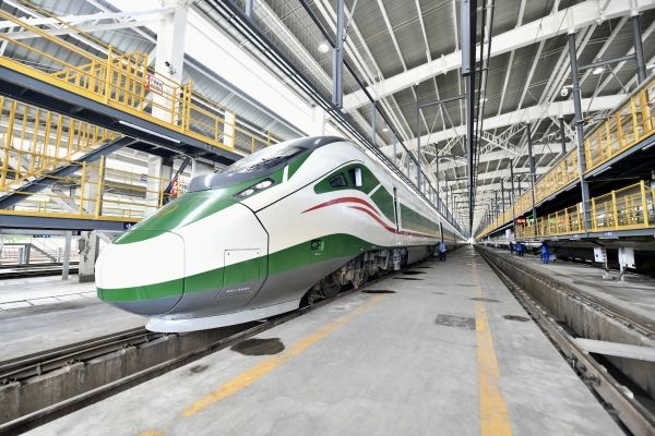 “高原版”复兴号动车组首次落户成都