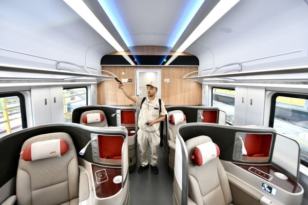 “高原版”復(fù)興號動車組首次落戶成都