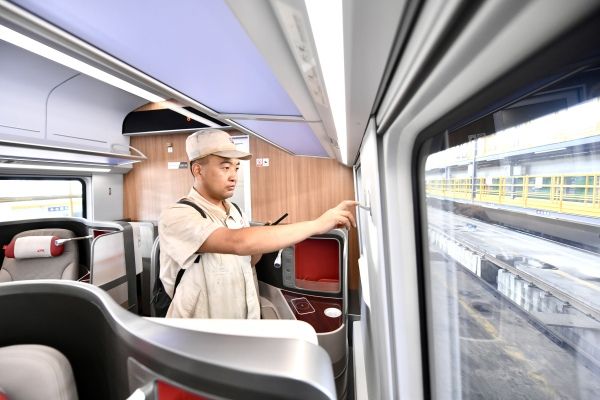 “高原版”復(fù)興號動車組首次落戶成都