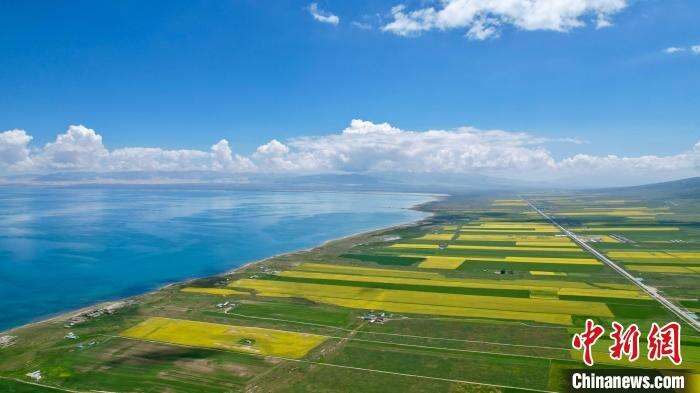 青海湖是中国最大的湖泊,流域总面积29661平方公里,是中国西部重要的