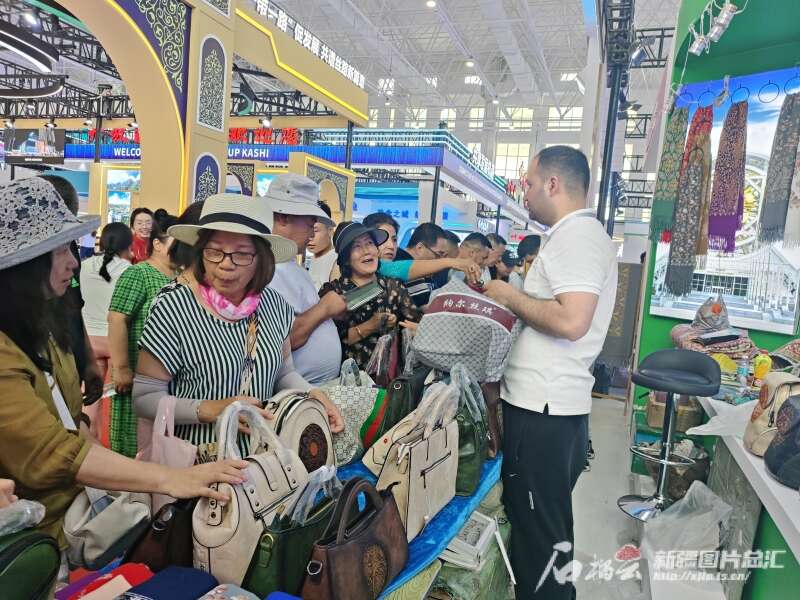 怎一个忙字了得!国内外参展商“喀交会”上收获多