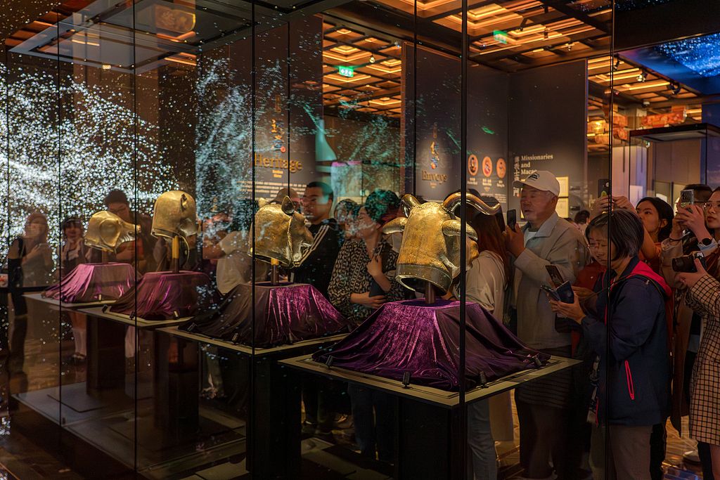 澳门:国宝级文物圆明园兽首真品握续展出