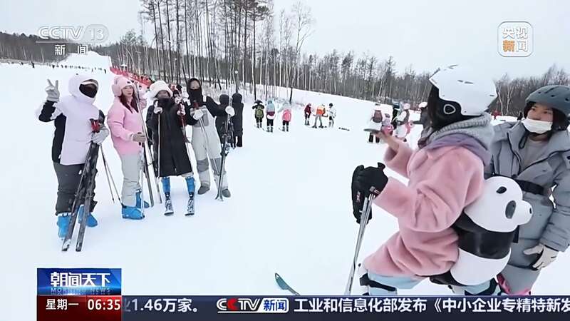 欧博体育下载我国冰雪产业市场规模预计明年突破1万亿元这个冬天你滑雪了吗？