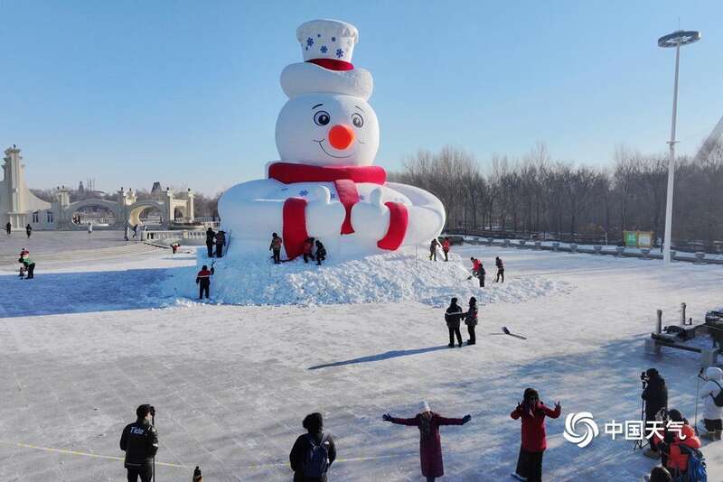 建成完工“尔滨”今PG电子网址冬首个大雪人“C位出道”(图3)