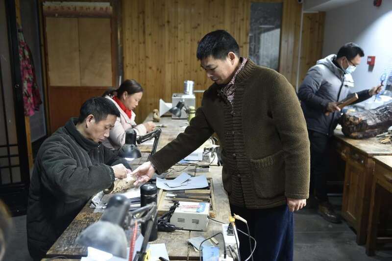 PG电子下载方寸之间刻绘锦绣天地(图9)