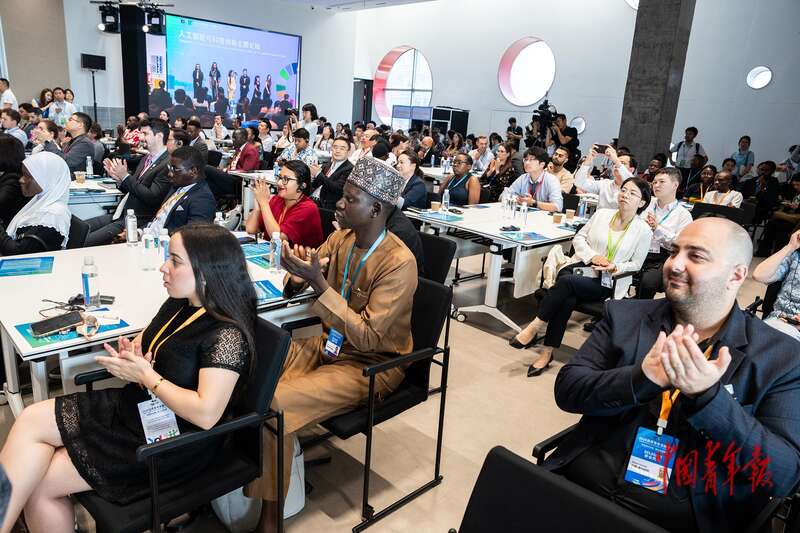 各國青年代表聚集人工智能與科技立異
