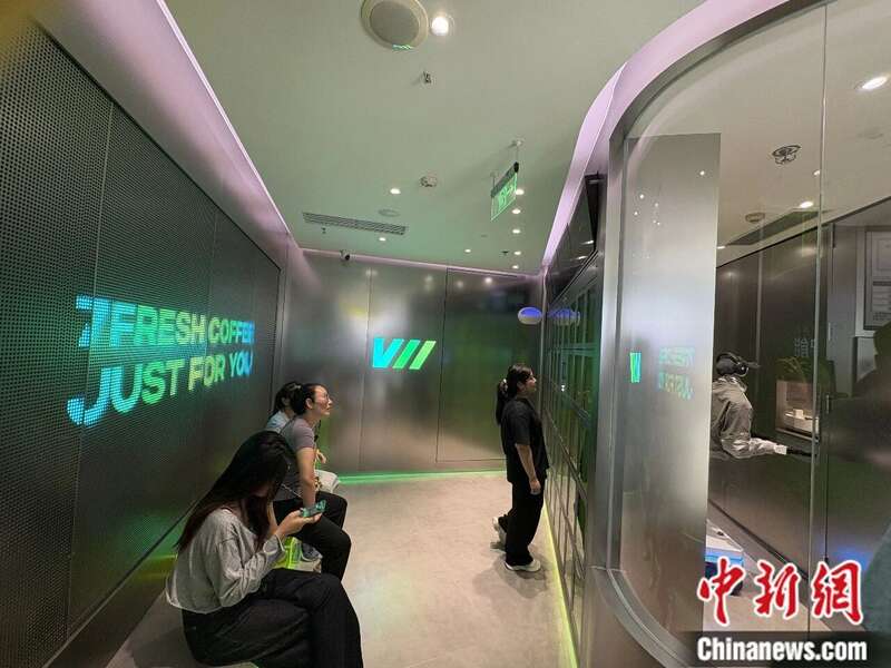 机器人在北京“上班”：30秒出咖啡、50道菜随便点(图3)